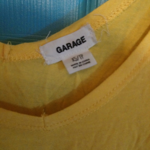 Top/Free with any purchase - Picture 3 of 3